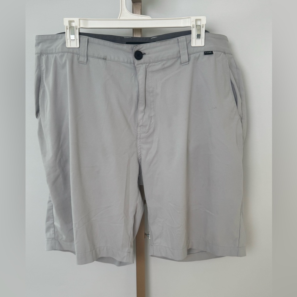 TravisMathew Men’s Size 38 Grey Golf Shorts 9” Inseam Performance Shorts